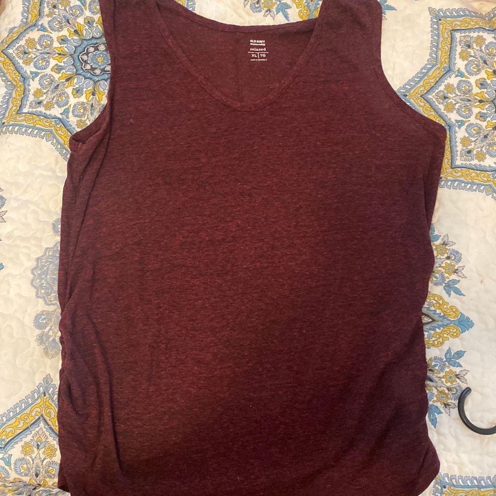 Old navy  maroon maternity tank top Xlg EUC relaxed fit